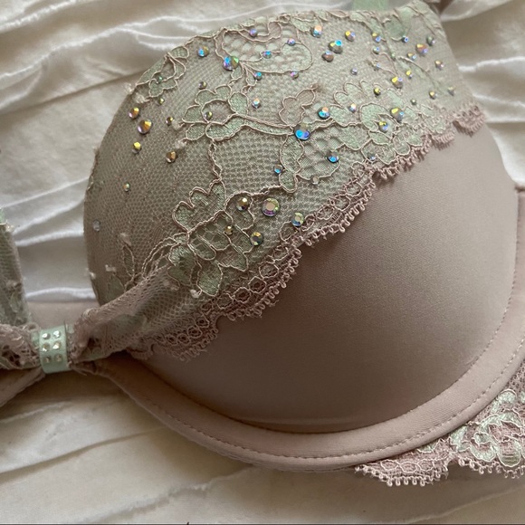 Victorias Secret Padded Demi bra - Picture 3 of 5